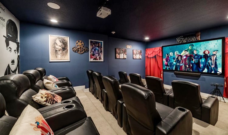 Mini-Theater man cave