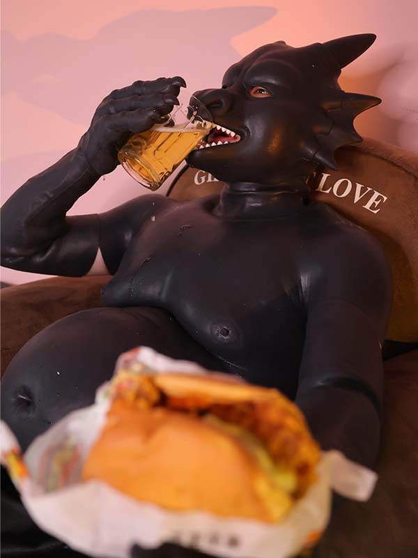 silicone-black-dragon-beer-belly-4