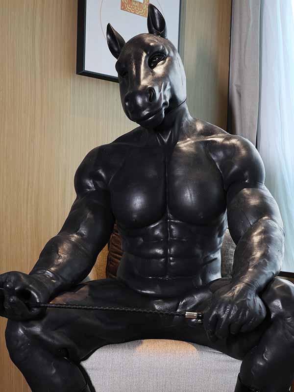 silicone-black-horse-muscle-petsuit-set_02