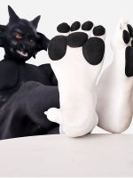 snowy-noir-pad-paws_10