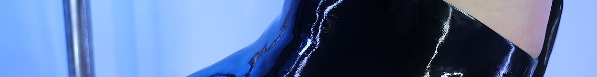 silicone-bulging-pants-heart-lock_01