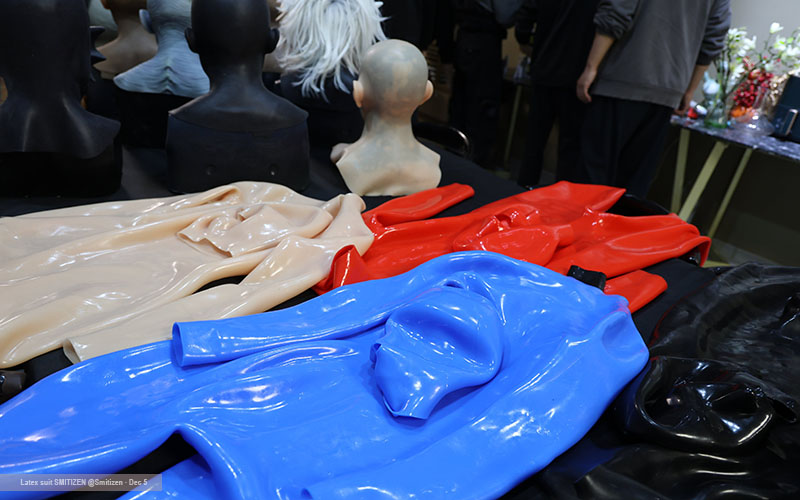 How to Find Pleasure in Latex Suit Culture with a Silicone Suit