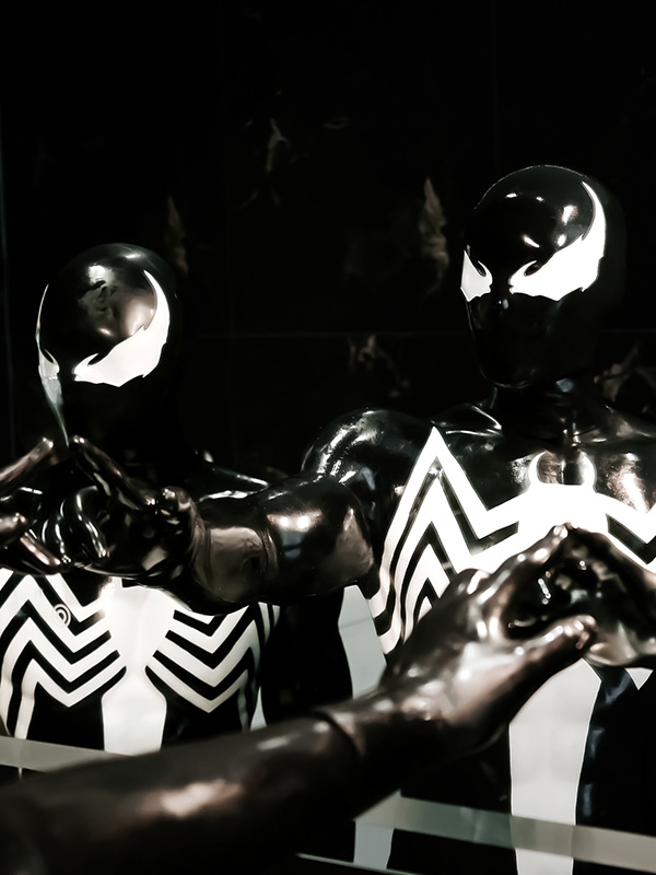 glossy-silicone-venom-hood2_10