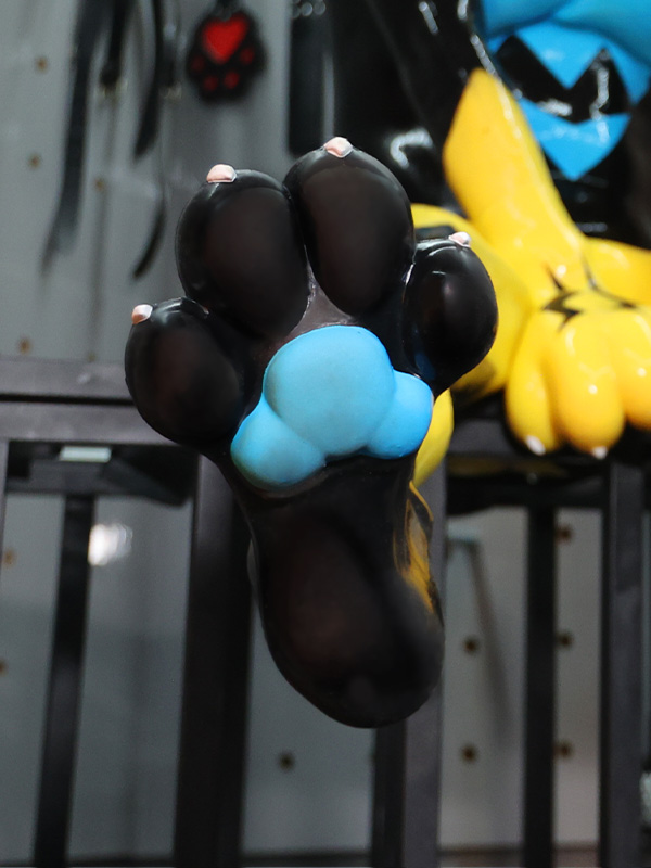 glossy-silicone-volt-cat-feet-paws3_06